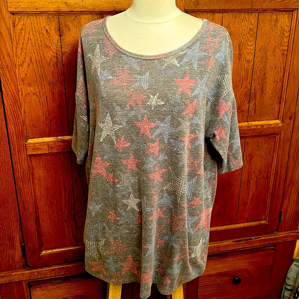 LULAROE Patriotic❤️🤍💙STARS TOP Gray Base🇺🇸Red White & Blue STARS Small⭐️USA Flag